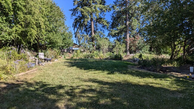 Access to backyard - 2821 Admirals Rd