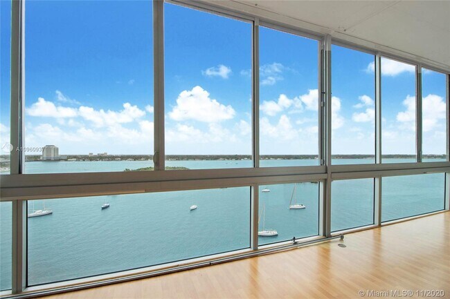 Foto del edificio - 7934 West Dr