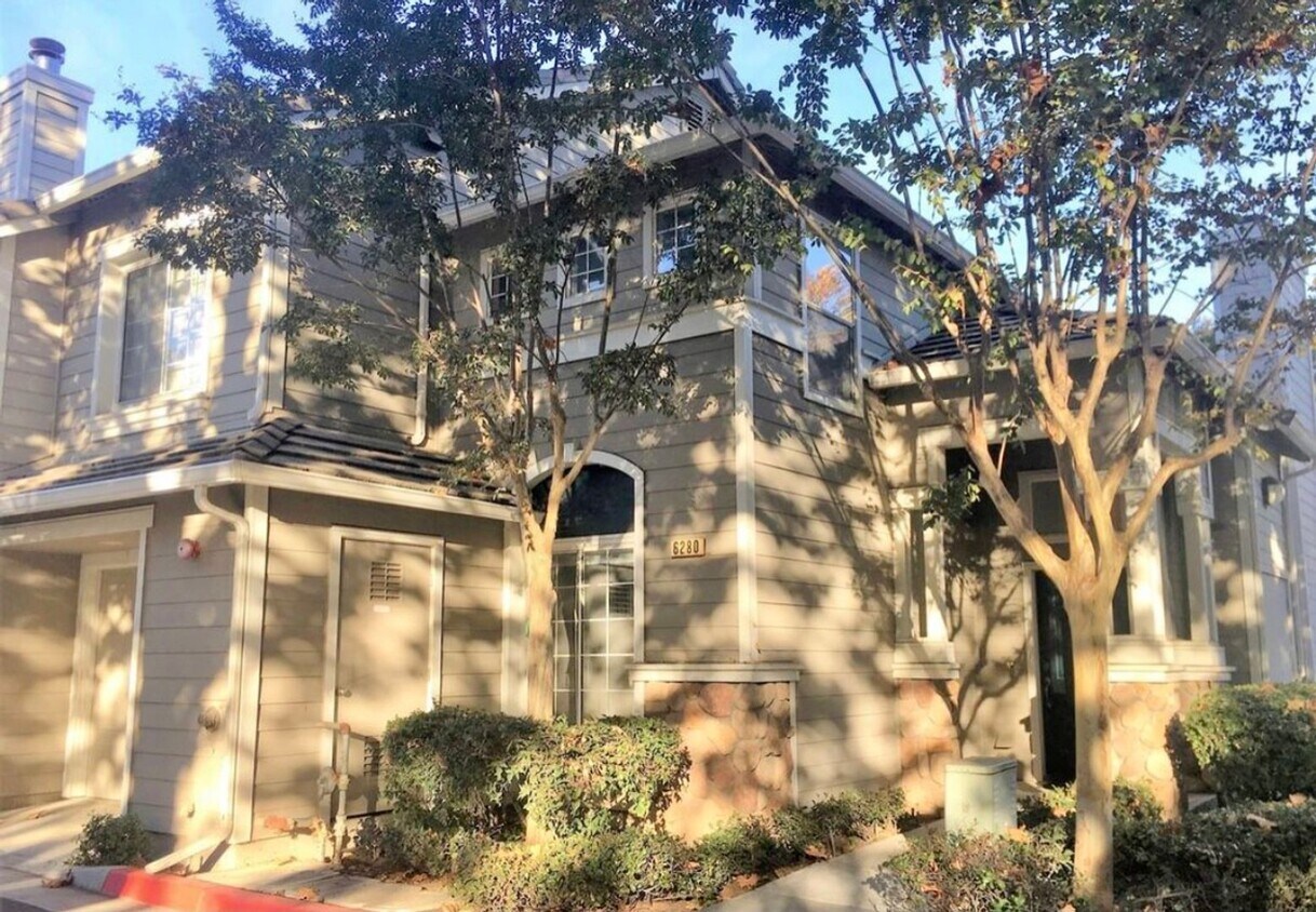 Foto principal - Stunning 3/3 PET FRIENDLY Condo in South S...