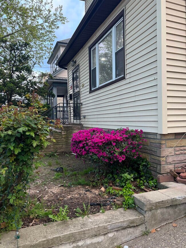 Foto del edificio - 39 Neptune Ave