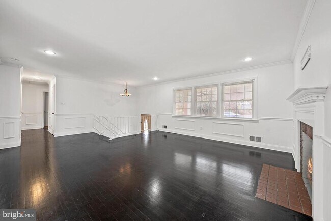 Building Photo - 7515 Pleasant Way