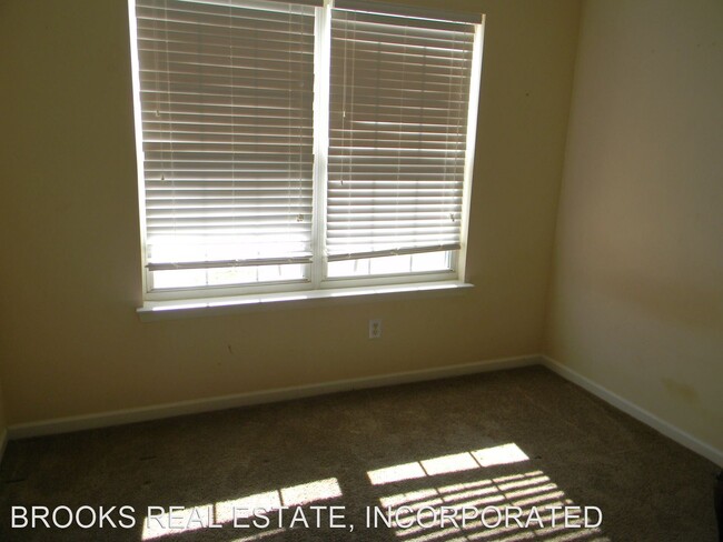 Building Photo - 2 br, 2 bath House - 701 Queens Path