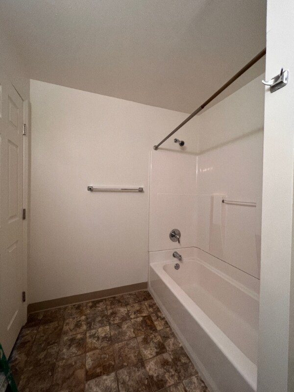 Building Photo - 3033 NE 140th St