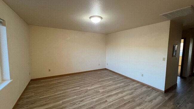 Foto del edificio - Charming 2-Bedroom Townhome for Rent in Bozeman, MT with Garage