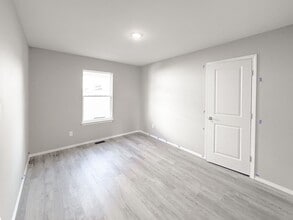 Building Photo - 3404 N Nixon Ave