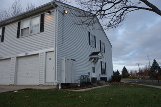 Building Photo - 300 Meadow Ct