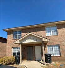 Building Photo - 3202 Hereford Ln