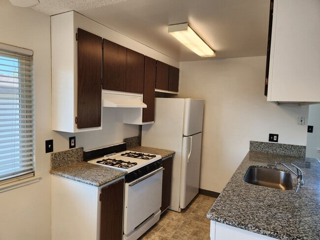 Foto del edificio - 225 Harding Blvd