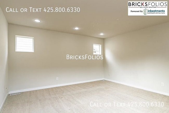 Building Photo - 10251 Eastridge Dr NE