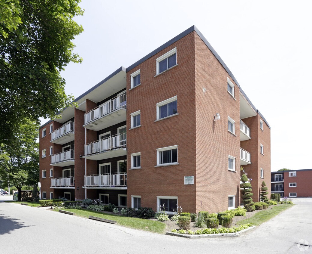 Building Photo - 68 William St