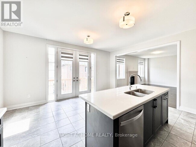 Building Photo - 6 Sweet Cicely St
