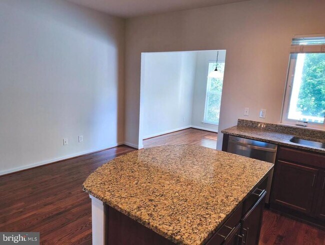 Foto del edificio - 22520 Highcroft Terrace