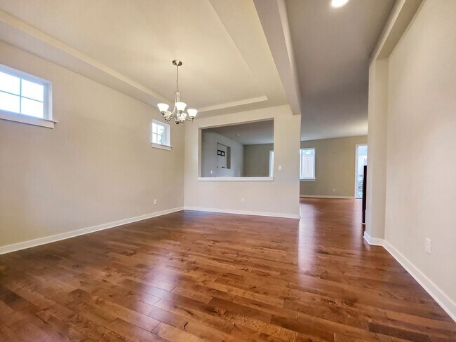 Foto del edificio - Convenient location near I-405 across from...