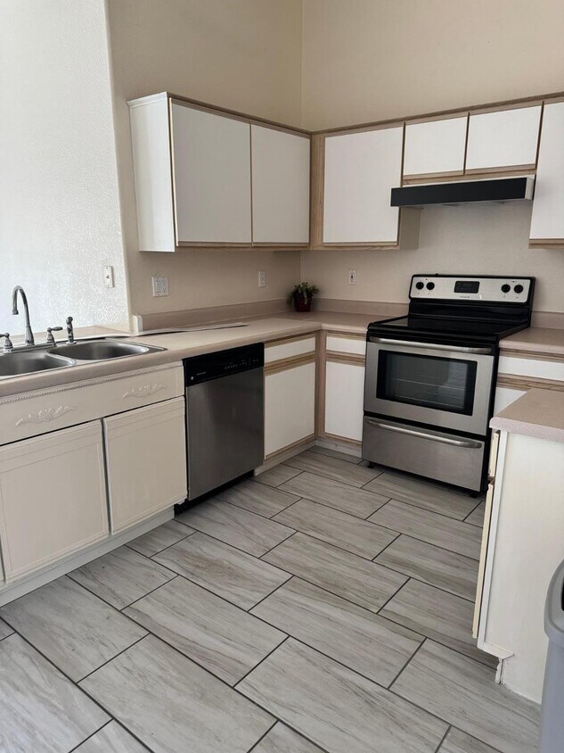 Foto del edificio - 8563 W Mission Ln