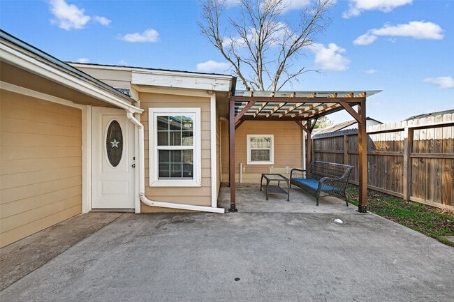 Building Photo - 7454 Navidad Rd