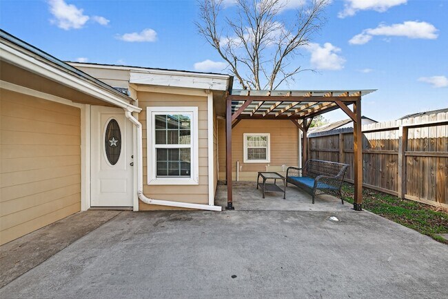 Foto del edificio - 7454 Navidad Rd