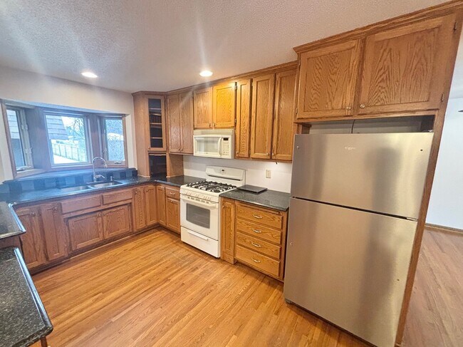 Foto del edificio - 10450 Washington Blvd NE