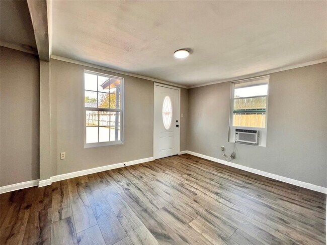 Building Photo - 207 Coronado St