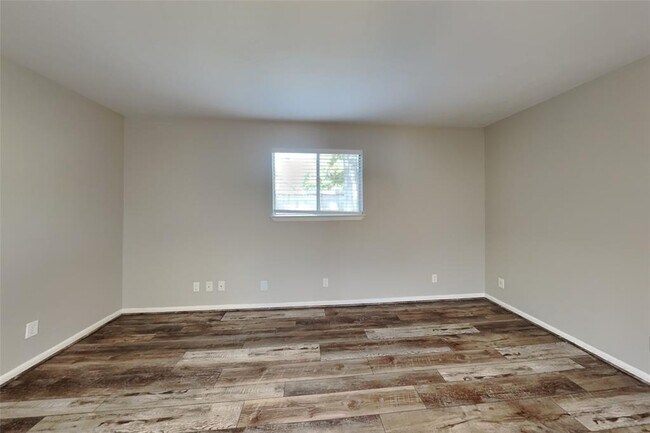 Building Photo - 15022 Ringfield Dr