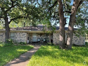Building Photo - 7002 Lincoln Dr