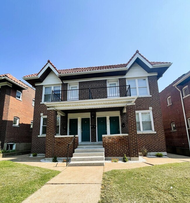 Building Photo - 4919-4921-4921 Lindenwood Ave