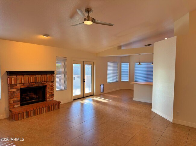Foto del edificio - 808 N Winthrop Cir