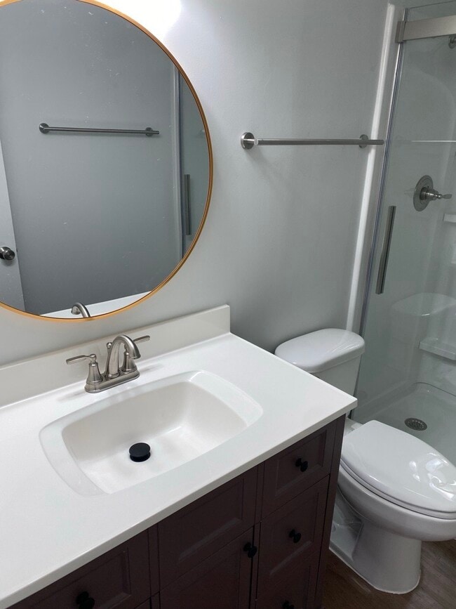 Building Photo - 1600 Park Cir