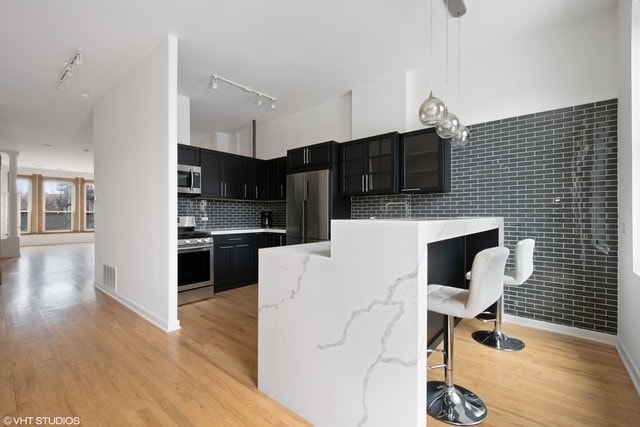 Building Photo - 747 S Western Ave