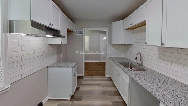 Building Photo - 4425 S Cottage Ave