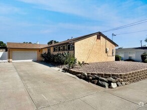 Building Photo - 6931 Ballinger Ave