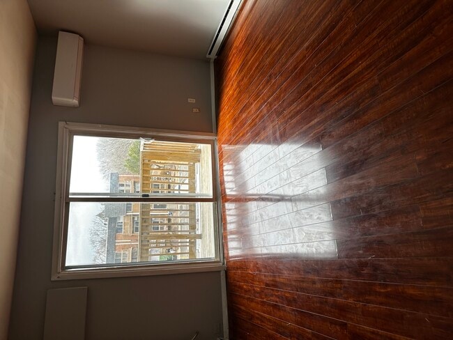 Foto del edificio - 567 Ashland Ave