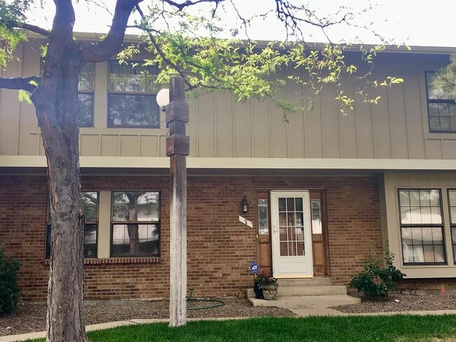 Building Photo - 10124 E Jewell Ave