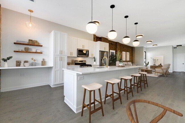 Foto del edificio - 06 - Mil 1371 LLC