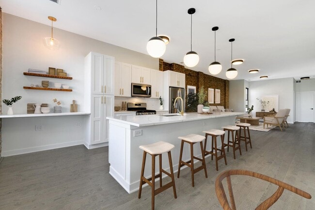 Building Photo - 06 - Mil 1371 LLC