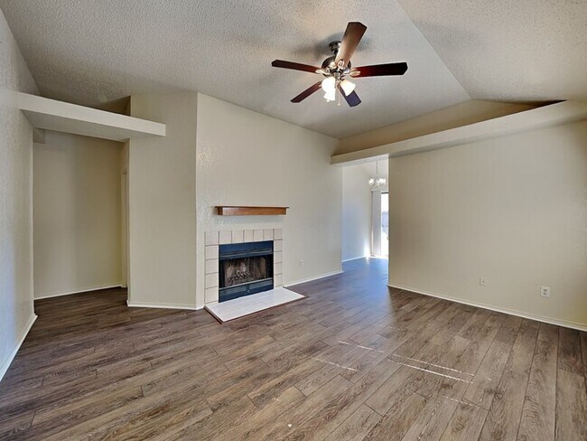 Foto del edificio - 8531 Gatlinburg Dr