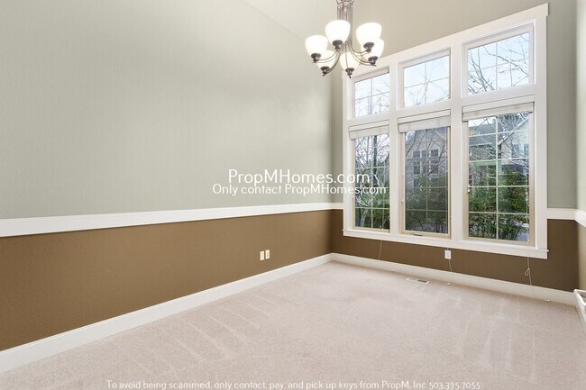 Foto del edificio - Beautiful Four Bedroom Home in King City! ...