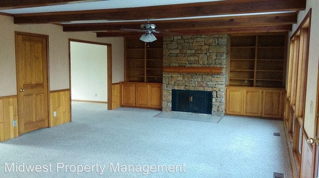Building Photo - 4 br, 3.5 bath House - 1385 E 2350 Rd