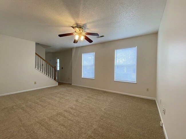 Building Photo - 400 Oakbrook Village Road Columbia, SC 292...