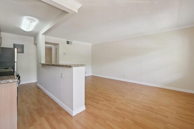 Foto del edificio - 1125 NE 16th Pl