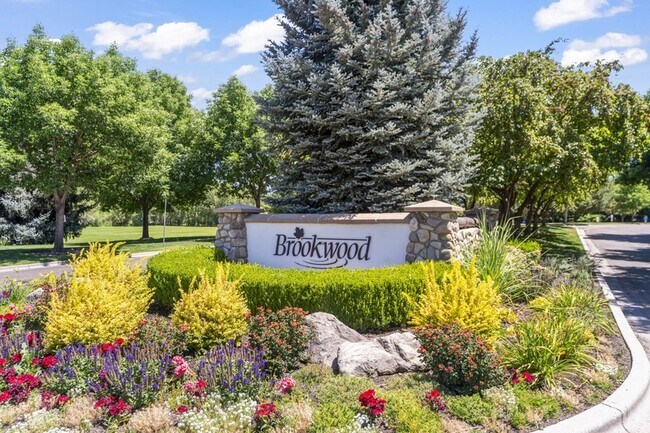 Foto del edificio - 552 E Whitney Ct