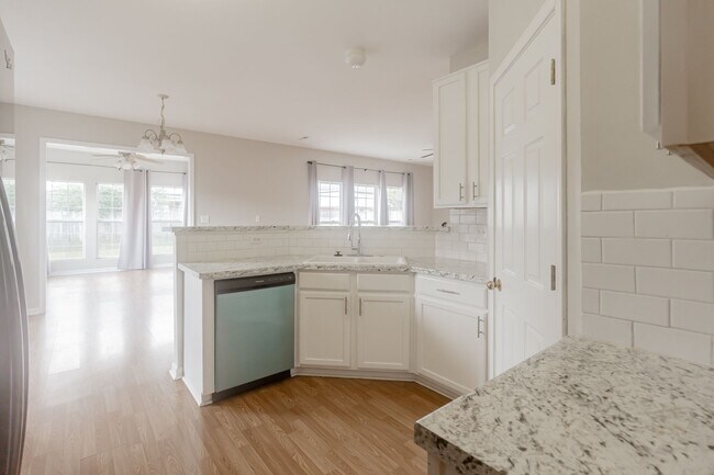 Foto del edificio - 125 Cloverwood Dr SW