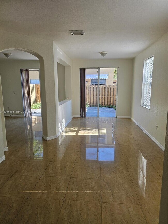 Foto del edificio - 16658 SW 79th Terrace