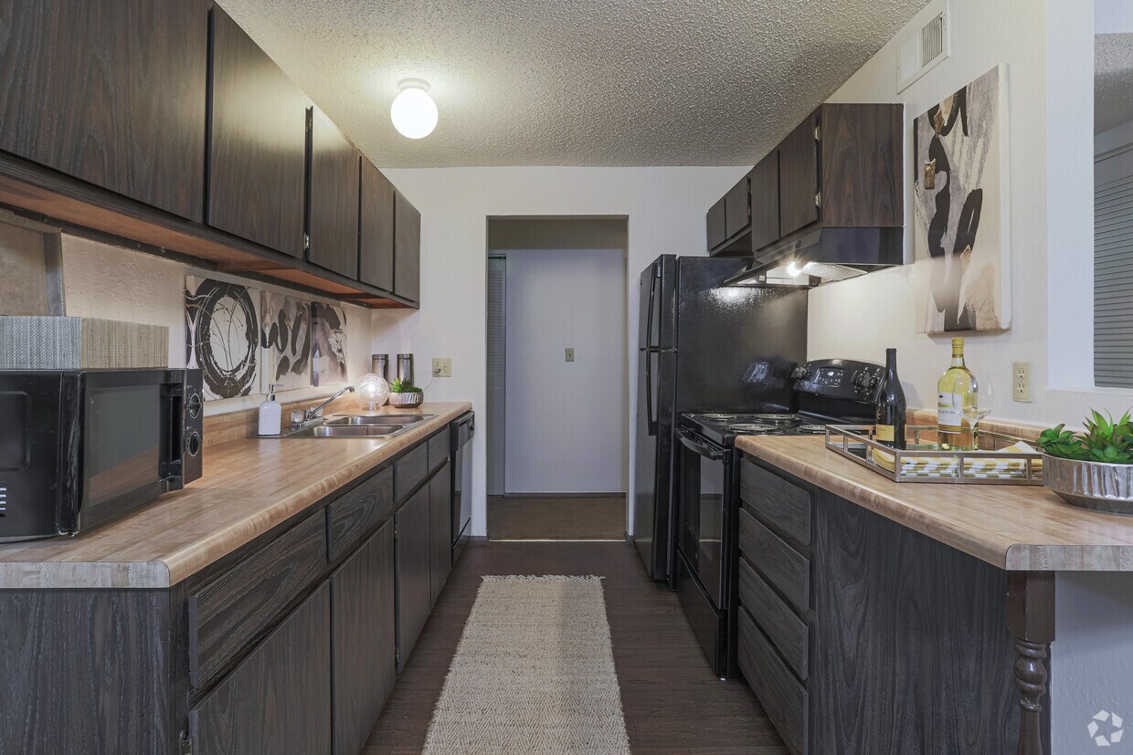 Candles Apartments in Springfield, IL