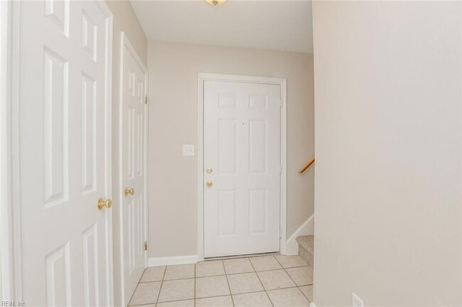 Building Photo - 4755 Old Hickory Rd