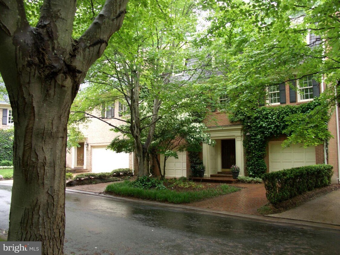 1304 Skipwith Rd, McLean, VA 22101 Townhome Rentals in McLean VA