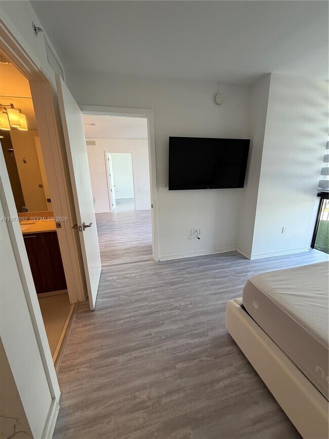 Foto del edificio - 5252 NW 85th Ave