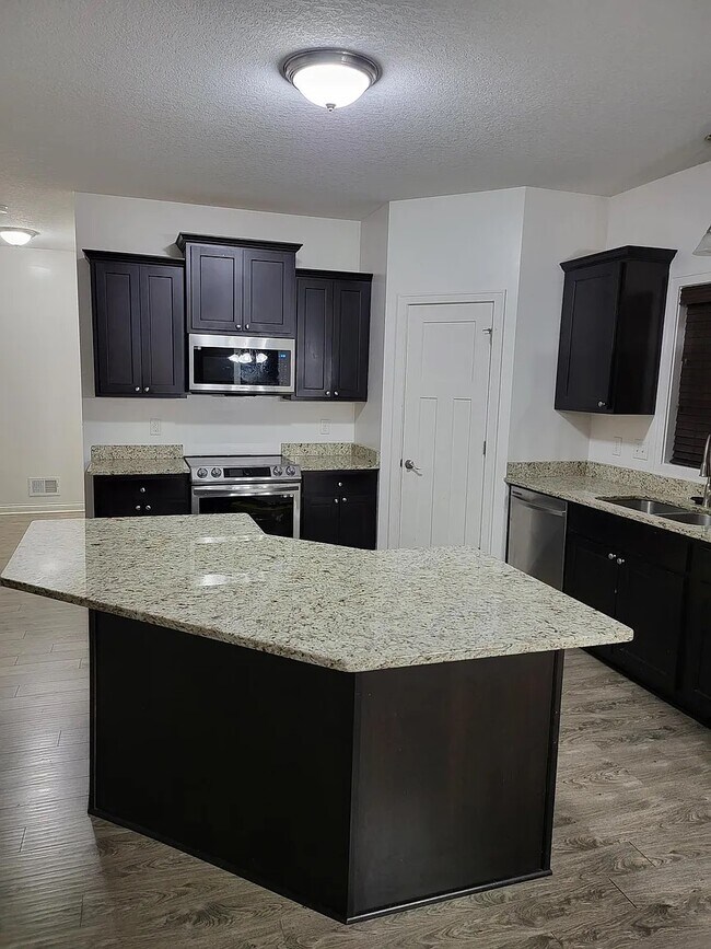 Foto del edificio - 12418 69th Ln NE
