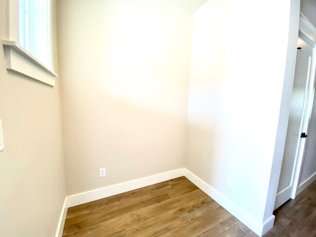 Building Photo - Lovely 4 Bedroom 2.5 Bath Home in Meridian...