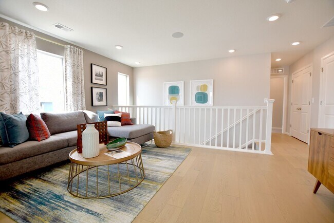 Building Photo - Bonus Loft!