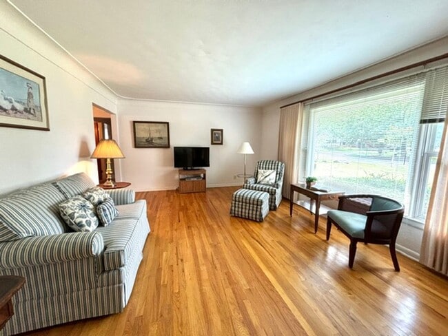 Foto del edificio - 2726 Applelane Ave